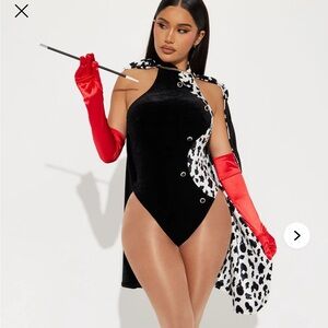 Cruella Devil Halloween Costume with Black and White Wig